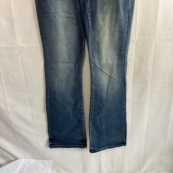YMI Womens WannaBettaButt Mid-Rise Bootcut Denim Jeans 9/29 - Picture 5 of 10